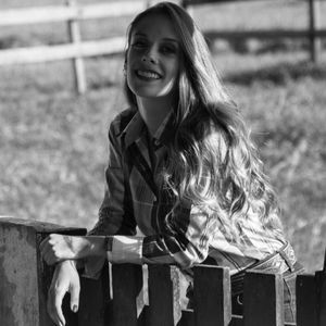 Meet your Posher, Maria luiza